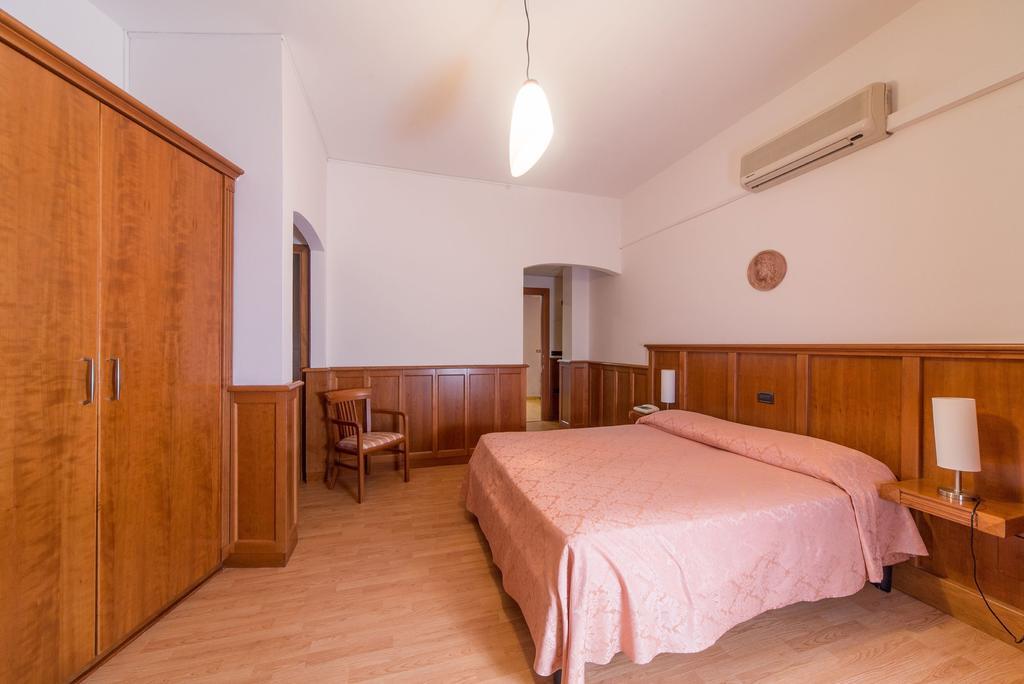 Hotel Del Camerlengo Fara San Martino Chambre photo